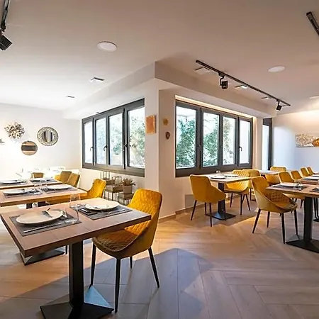A Mares Hotel